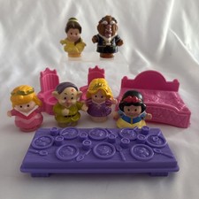 6 Fisher Price Little People