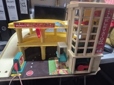 Vintage 1970 Play Family